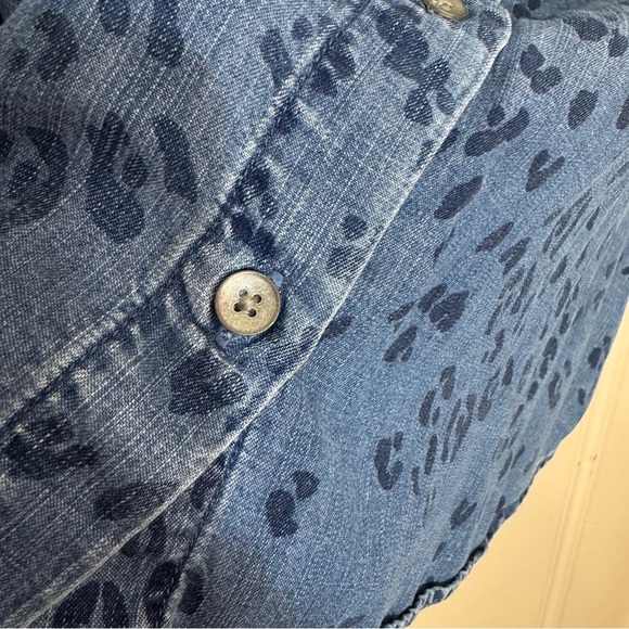 Side Stitch Lyocell Button Front Tunic with Roll Tab Sleeve Animal Print size M - Picture 8 of 13